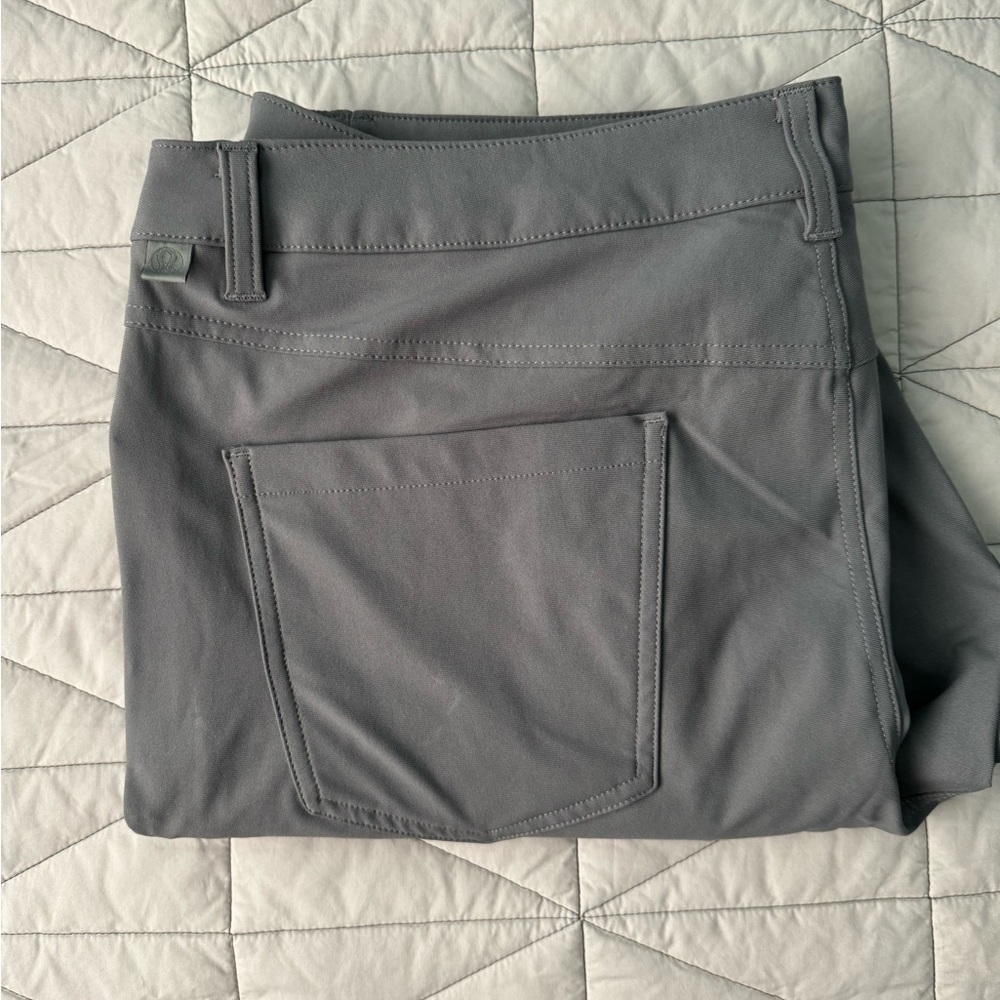 Lululemon  ABC Classic-Fit Pant 32"
*Warpstreme